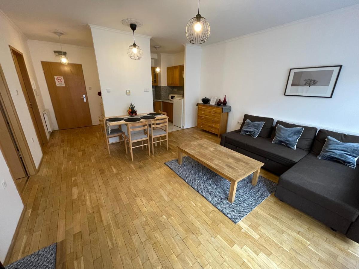 Szimpla Central Boutique Apartment บูดาเปสต์ ภายนอก รูปภาพ
